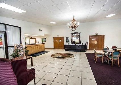 Rodeway Inn & Conference Center Ориндж Парк Екстериор снимка