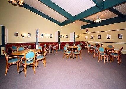Rodeway Inn & Conference Center Ориндж Парк Екстериор снимка