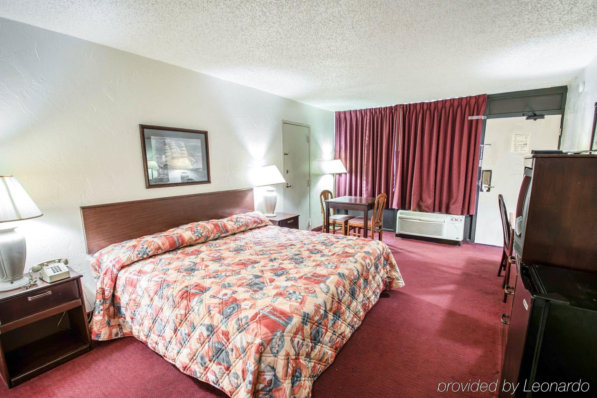Rodeway Inn & Conference Center Ориндж Парк Екстериор снимка