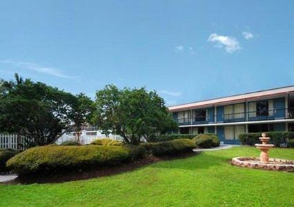 Rodeway Inn & Conference Center Ориндж Парк Екстериор снимка