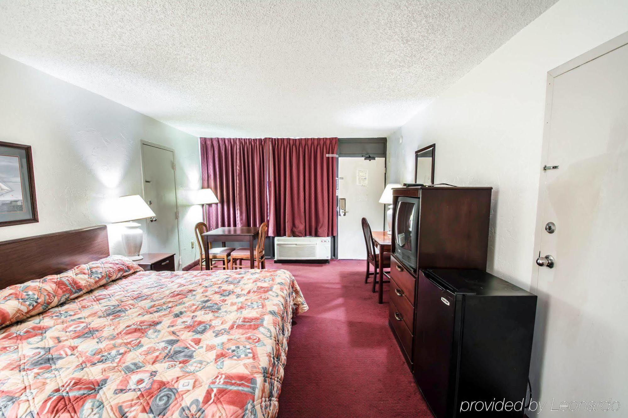 Rodeway Inn & Conference Center Ориндж Парк Екстериор снимка
