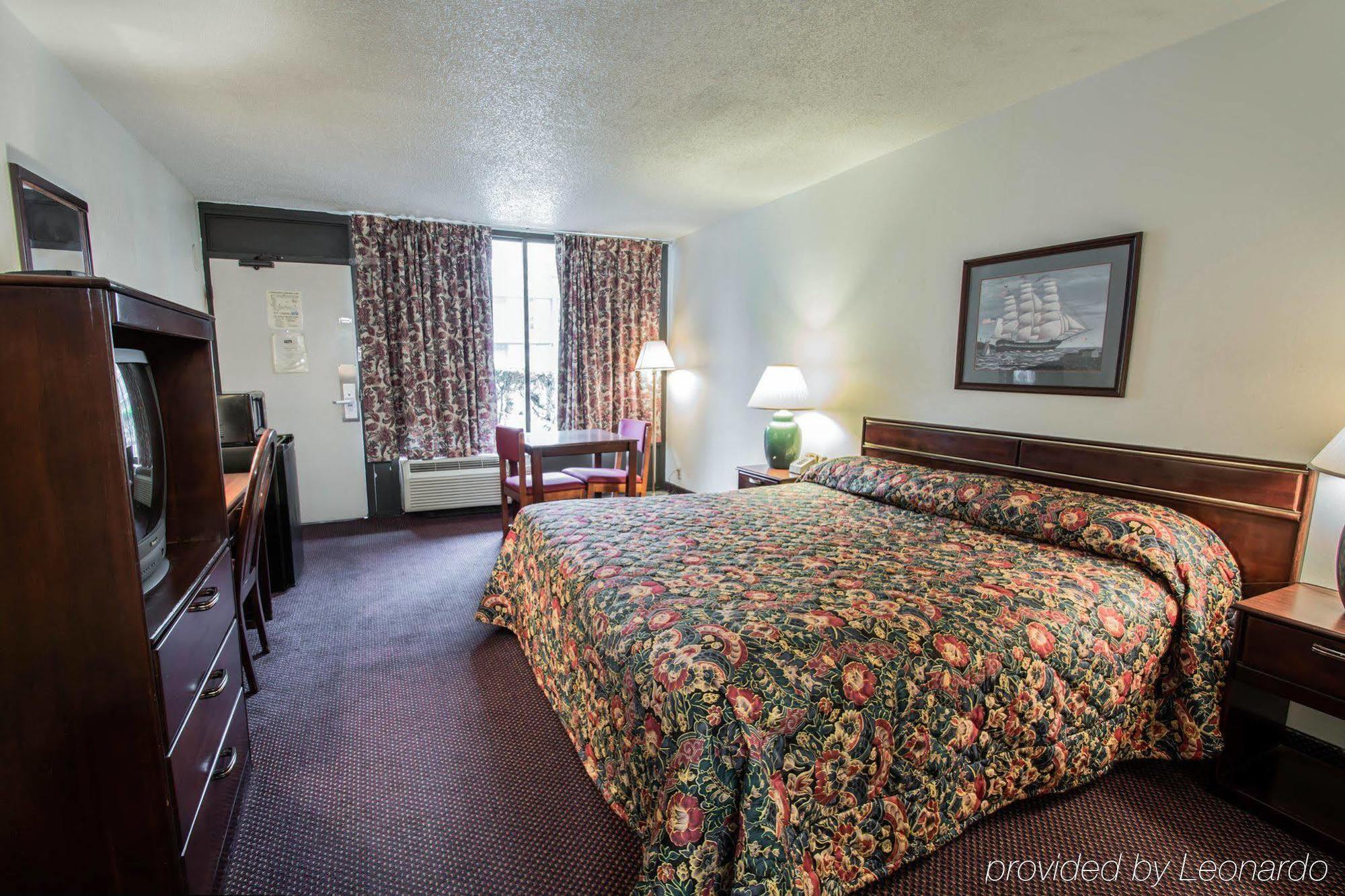 Rodeway Inn & Conference Center Ориндж Парк Екстериор снимка